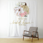 Pink Floral Pumpkin Fall Brautparty Hintergrund Wandteppich (Beispiel)