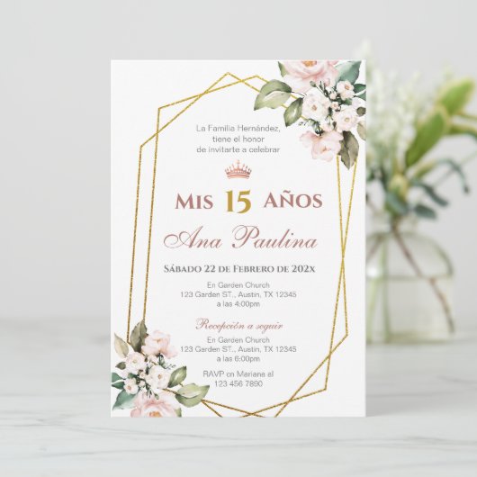 Pink Floral Quinceañera Spanische Einladung (Stehend Vorderseite)
