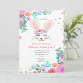 Pink Floral Sweet Bunny 1. Geburtstag Einladung (Stehend Vorderseite)