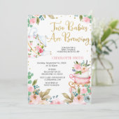 Pink Floral Twins Baby Brewing Baby Shower Einladung (Stehend Vorderseite)