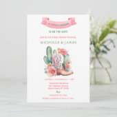 Pink Floral Western Cowgirl Babydusche Einladung (Stehend Vorderseite)