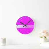 Pink Fluorescent Monogram Runde Wanduhr (Zuhause)
