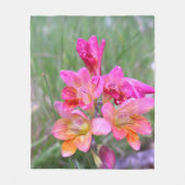 Pink Freesias Fleecedecke (Vorderseite)
