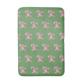 Pink French Poodle auf Green Badematte (Vorderseite Vertikal)