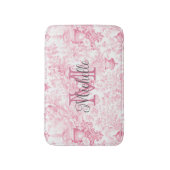 Pink French Toile de Jouy Monogram Initial Name Badematte (Vorderseite Vertikal)