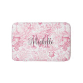 Pink French Toile de Jouy Monogram Initial Name Badematte (Vorderseite)