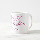 Pink fügen Sie Pärchennamen Datum monogramm Glitze Kaffeetasse (VorderseiteRechts)