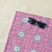 Pink geometric floral patterned strandtuch (Beispiel)