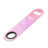 Pink Geometric Speed Flaschenöffner (Rückseite Schrägansicht)
