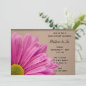 Pink Gerber Daisy Baby Dusche Einladung (Stehend Vorderseite)