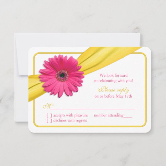 Pink Gerber Daisy Yellow Ribbon Wedding RSVP Karte (Vorderseite)