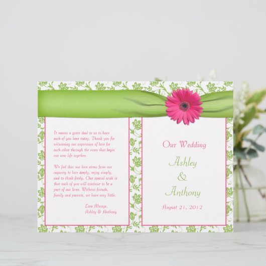 Pink Gerbera Daisy Green Floral Wedding Program (Stehend Vorderseite)