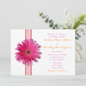 Pink Gerbera Daisy Kariert Ribbon Wedding Einladun Einladung (Stehend Vorderseite)