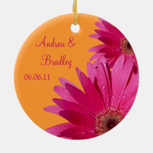 Pink Gerbera Daisy Orange Wedding oder Anniversary Keramik Ornament (Hinten)