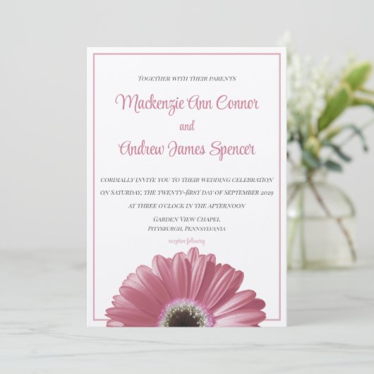 Pink Gerbera Daisy Wedding Einladung (Stehend Vorderseite)
