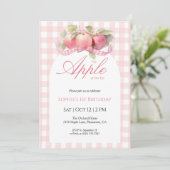 Pink Gingham Apple Birthday Einladung (Stehend Vorderseite)