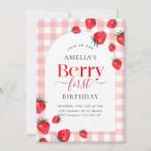 Pink Gingham Berry First Birthday Strawberry Girl Einladung (Vorderseite)