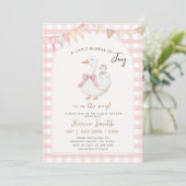 Pink Gingham Bundle of joy Goose Baby Shower Einladung (Stehend Vorderseite)