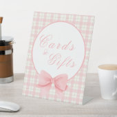 Pink Gingham Card & Geschenk Babydusche Zeichen Sockelschild (In SItu)