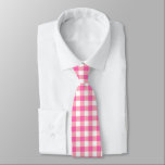 Pink Gingham Kariert Cotattcore Krawatte<br><div class="desc">Moderner Picknick-Trend im Frühling mit Gingham kariertes Tartan Muster in heißen Rosa und Weiß.</div>