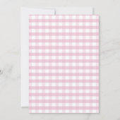 Pink Gingham mit Bow She's Cherry am Top Birthday Einladung (Rückseite)