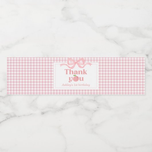 Pink Gingham Peach Erster Geburtstag Wasserflaschenetikett (Einzelnes Label)