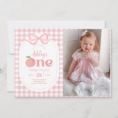 Pink Gingham Peach First Birthday Foto Einladung (Vorderseite)