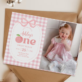 Pink Gingham Peach First Birthday Foto Einladung