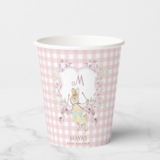 Pink Gingham Peter die Rabbit Monogram Baby Dusche Pappbecher (Vorderseite)