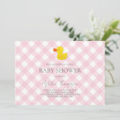 Pink Gingham Rubber Duckie Baby Shower Einladung (Stehend Vorderseite)