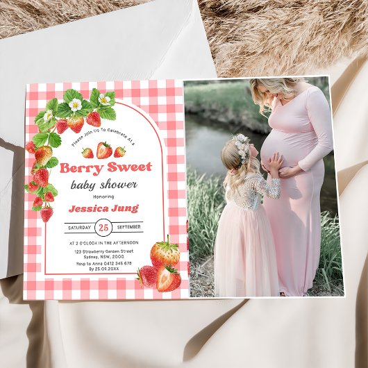 Pink Gingham Strawberry Baby Dusche Foto Einladung
