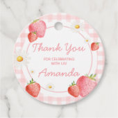 Pink Gingham Strawberry Berry Birthday Party Runde Geschenkanhänger (Vorderseite)