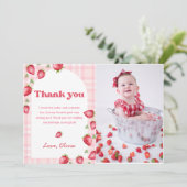 Pink Gingham Strawberry Birthday Dankeschön Karte (Stehend Vorderseite)