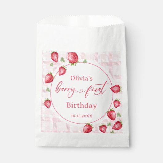 Pink Gingham Strawberry Birthday Geschenktütchen (Vorderseite)
