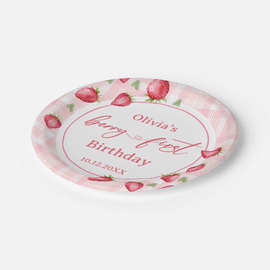 Pink Gingham Strawberry Birthday Pappteller (Schrägansicht)