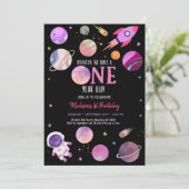 Pink Girl Astronaut Weltraum Erster Geburtstag Einladung (Stehend Vorderseite)