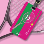 Pink Girl Sport Tennis Custom Gepäckanhänger<br><div class="desc">So ein großartiges und mädchenhaftes Design, um mit dem Namen und der Initiale des Tennisspielers zu personalisieren. Ein Gepäckanhänger mit einem Namen ist für die Reise aus mehreren praktischen Gründen wichtig. Erstens dient es als eine schnelle und einfache Möglichkeit, Ihr Gepäck am Meer ähnlicher Gepäckstücke an Flughäfen, Busstationen oder anderen...</div>