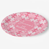 Pink Girly Puzzle Pieces Pappteller (Schrägansicht)