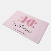 Pink Glam Bow mit Center Gemstone Willkommen Fußmatte (Schrägansicht)