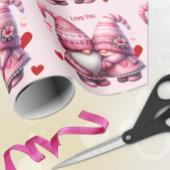 Pink Gnome Valentine Couple Geschenkpapier