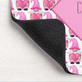 Pink Gnomes Hearts Monogram Woodland Niedlich Mousepad (Ecke)