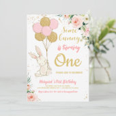 Pink Gold Bunny Birthday Einladung (Stehend Vorderseite)
