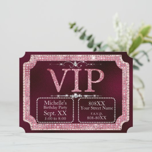 Pink & Gold Diamonds Glitzer Burgundy VIP Ticket Einladung (Stehend Vorderseite)