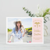 Pink & Gold Nursing School Foto Graduation Party Einladung (Stehend Vorderseite)