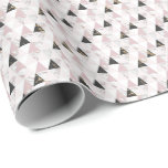 Pink Gold Schwarz-weiß Marble Geometric Geburtstag Geschenkpapier<br><div class="desc">Ein rosa,  goldenes,  weißes und schwarzes geometrisches Dreieck-Muster Geburtstagsverpackungspapier.</div>