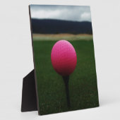 Pink Golf Ball auf dem Golfplatz Fotoplatte (Seite)