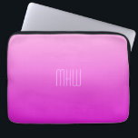 Pink Gradient individuelle Laptop-Ärmel für Monogr Laptopschutzhülle<br><div class="desc">Sehen Sie in meinem Laden nach,  was andere Artikel mit diesem Design sind.</div>