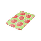 Pink Grapefruit Slices Pattern Badematte (Schrägansicht)