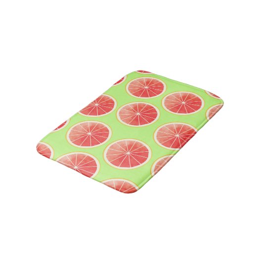 Pink Grapefruit Slices Pattern Badematte (Schrägansicht)