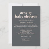 Pink-graue Boho Typografie Drive-by-Baby-Dusche Einladung (Vorderseite)